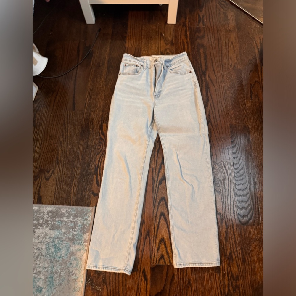 Abercrombie-  ankle straight ultra high rise jeans, light blue size 26/2